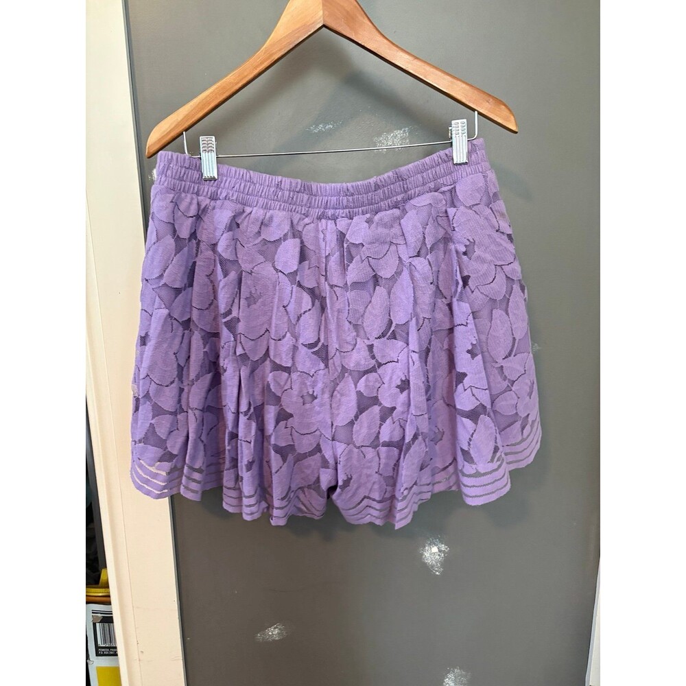 Torrid size 0 lilac purple lace shorts - Picture 4 of 5